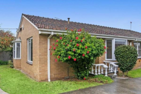 Location, Location, Location! Walk to beach & town